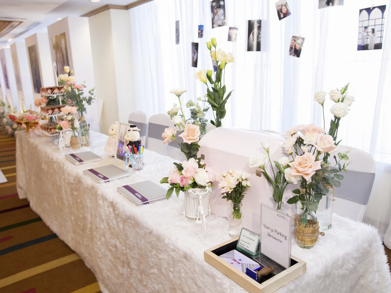 S Wedding Prop Bride Wedding Magazine